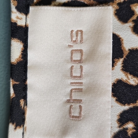 Chico's Leopard‎ Print Women's Top. Size XL CHICO'S 3.  tab Sleeves. Easy Care. - Picture 6 of 9